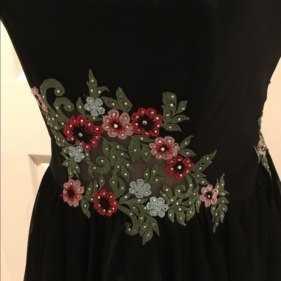 New! Floral Accent Peek a Boo Sides Dress - Picture 4 of 10